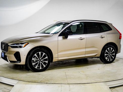 Used 2025 Volvo XC60 B5 Plus image 3