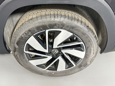 Used 2026 Volkswagen Atlas SE FWD image 37