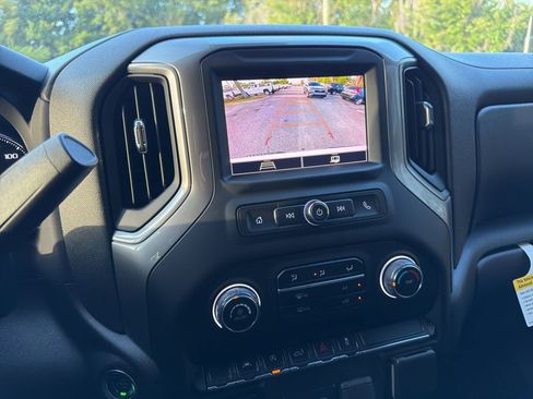 Used 2024 Chevrolet Silverado 1500 Custom image 11