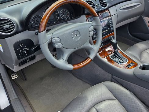 Used 2009 Mercedes-Benz CLK 350 Cabriolet w/ Appearance Pkg image 13