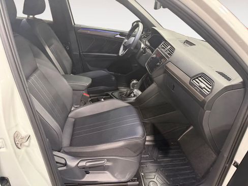 Used 2024 Volkswagen Tiguan SE R-Line FWD image 16