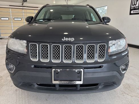 Used 2014 Jeep Compass Latitude FWD image 2
