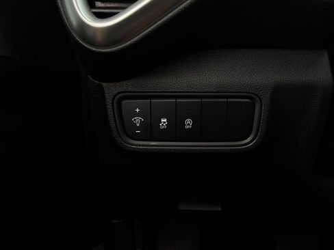 Used 2025 Kia Soul LX w/ LX Technology Package FWD image 19