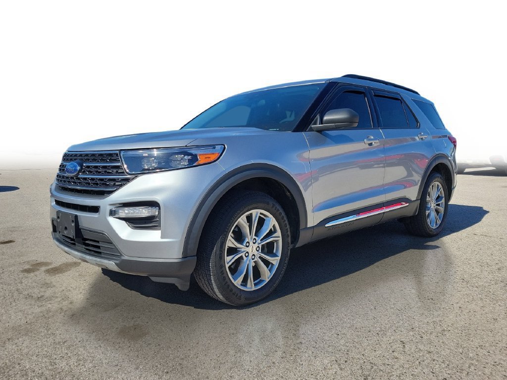 Used 2020 Ford Explorer XLT w/ Equipment Group 202A AWD/4WD image 2