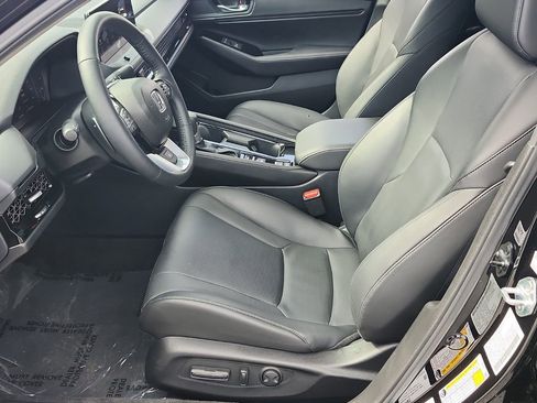 Used 2025 Honda Accord Touring image 11
