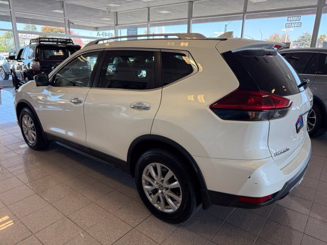 Used 2018 Nissan Rogue SV w/ Sun & Sound Touring Package AWD/4WD image 6