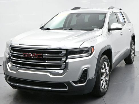 Used 2020 GMC Acadia SLT FWD image 3
