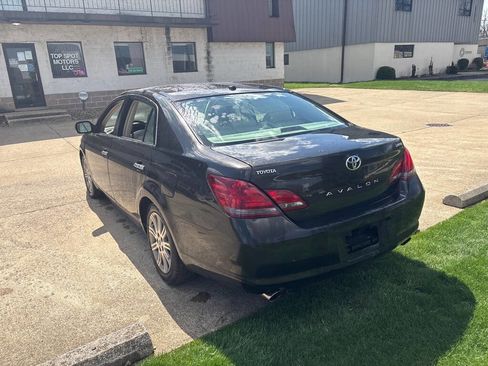 Used 2010 Toyota Avalon Limited FWD image 5
