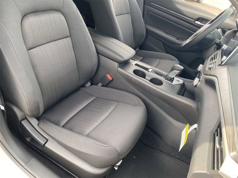 New 2025 Nissan Altima 2.5 SV image 11