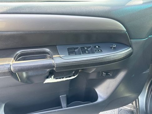 Used 2011 Nissan Armada SV w/ Driver Pkg image 10