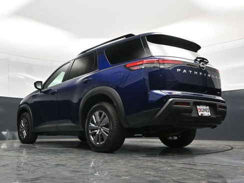 Used 2025 Nissan Pathfinder SV AWD/4WD image 58