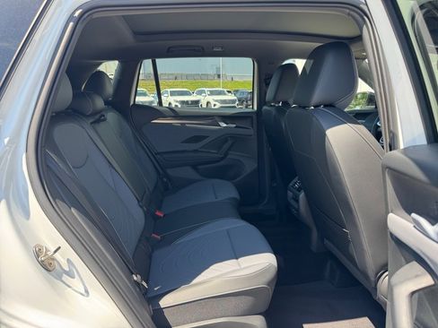 Used 2025 Volkswagen Tiguan SE R-Line AWD/4WD image 33