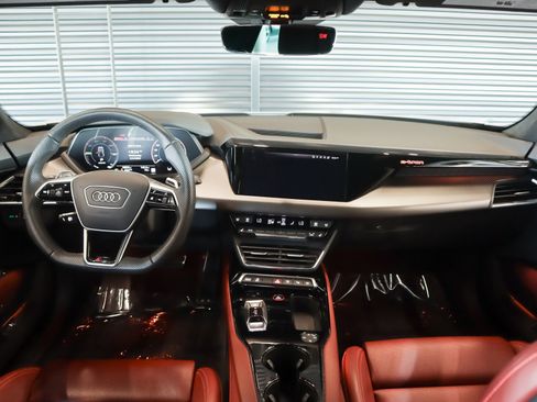 Used 2024 Audi RS e-tron GT image 7