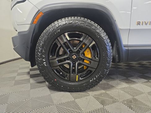Used 2023 Rivian R1T Adventure image 9
