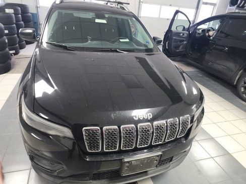 Used 2019 Jeep Cherokee Latitude w/ Cold Weather Group image 7