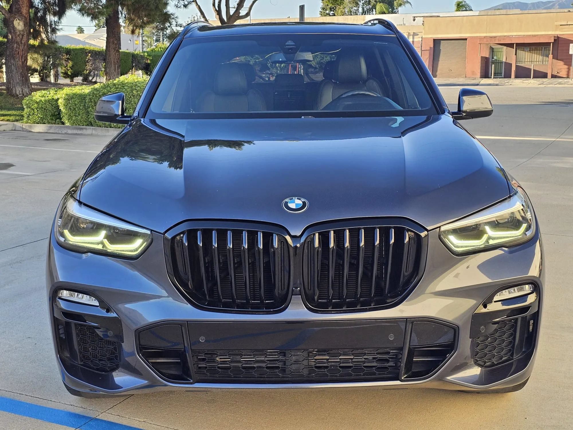 Used 2020 BMW X5 xDrive40i w/ M Sport Package AWD/4WD image 2