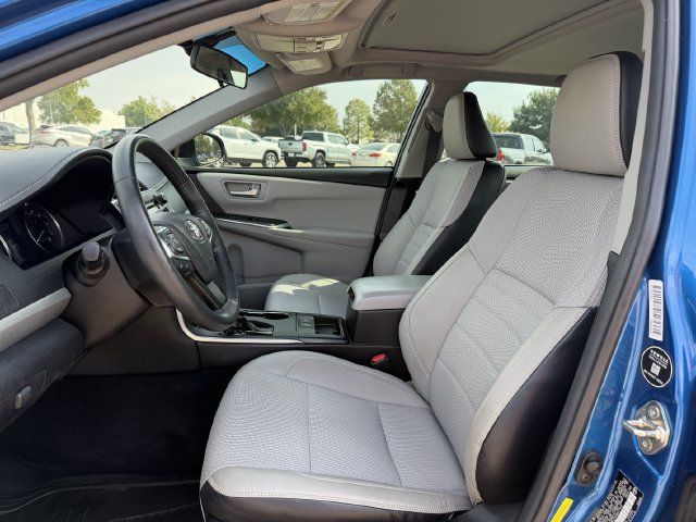 Used 2017 Toyota Camry SE w/ Moonroof Package FWD image 24
