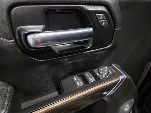 Used 2019 Chevrolet Silverado 1500 LT w/ Texas Edition image 34