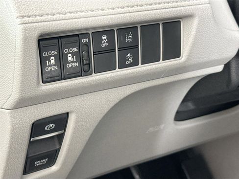 Used 2019 Honda Odyssey EX image 14