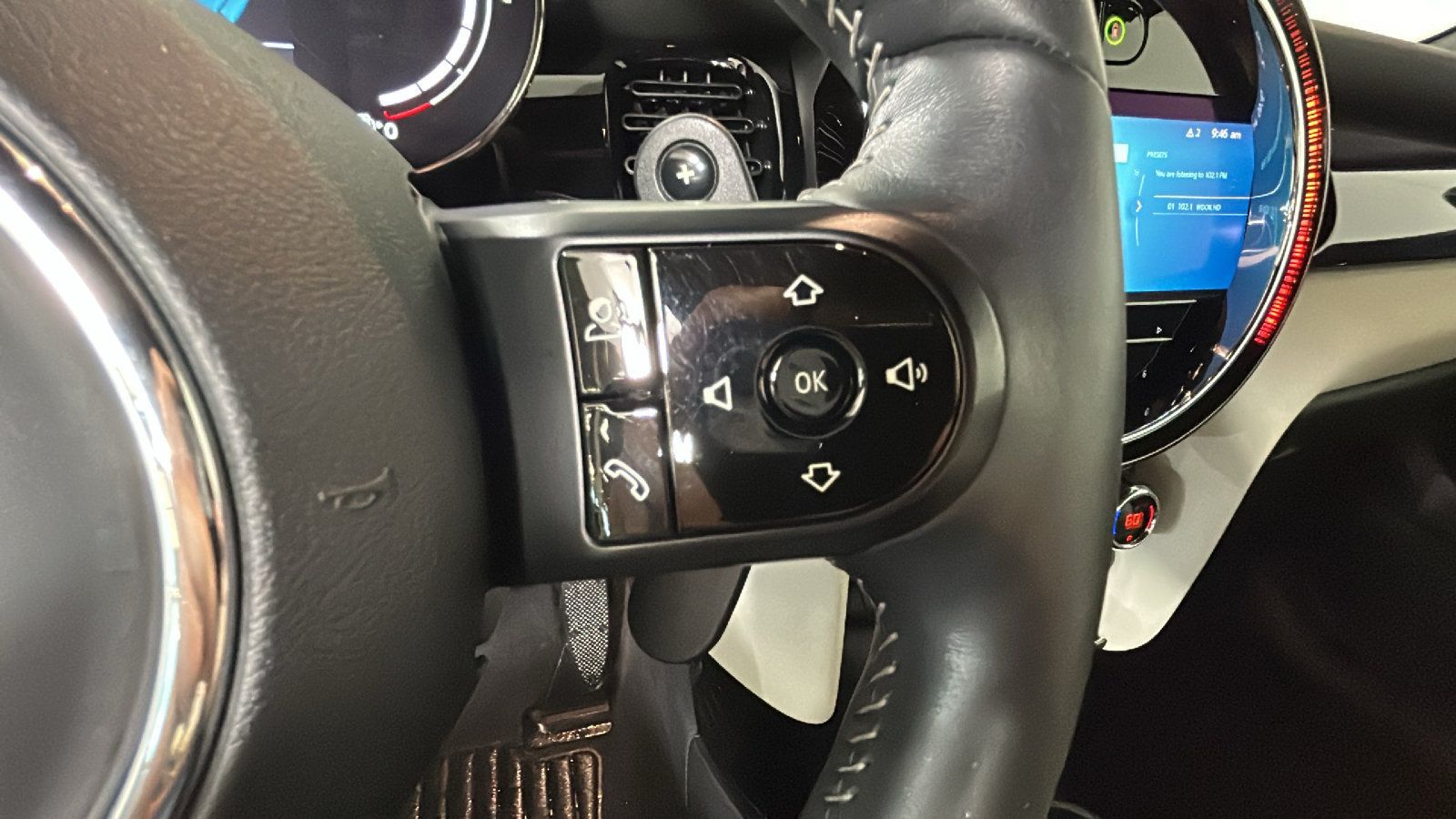 Used 2024 MINI Cooper S w/ Signature Upholstery Package FWD image 20