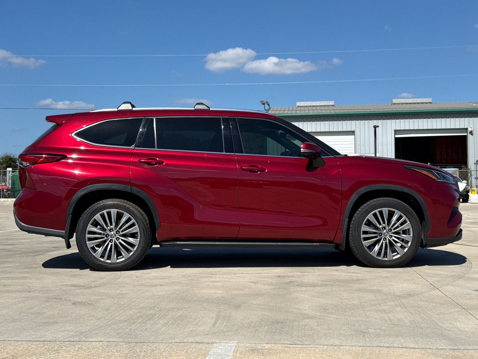 Used 2021 Toyota Highlander Platinum FWD image 6