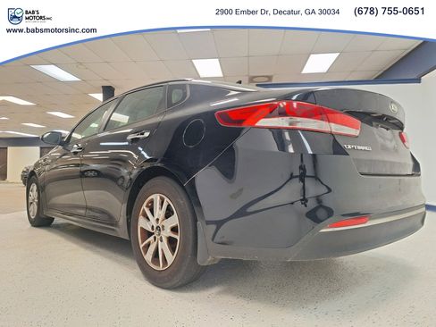 Used 2017 Kia Optima LX w/ Convenience Plus Package FWD image 5