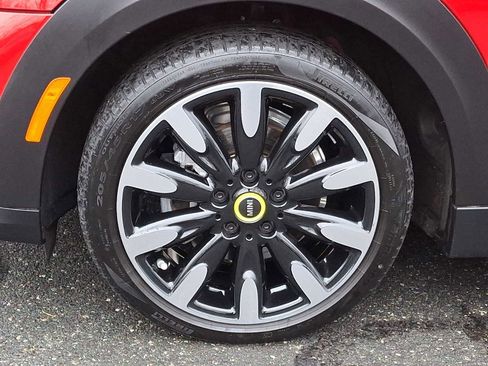 Certified 2024 MINI Cooper SE image 8