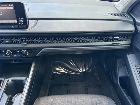 Certified 2024 Honda Accord EX image 28