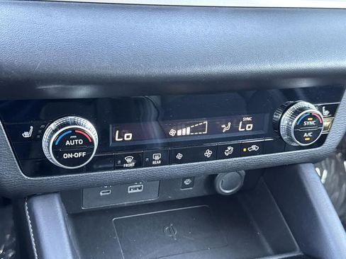 Used 2024 Mitsubishi Outlander SE image 13