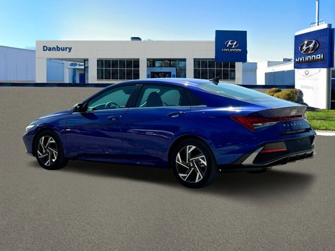 New 2024 Hyundai Elantra Limited image 4