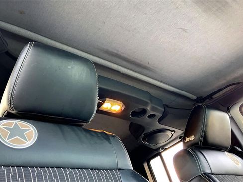 Used 2012 Jeep Wrangler Freedom Edition image 14