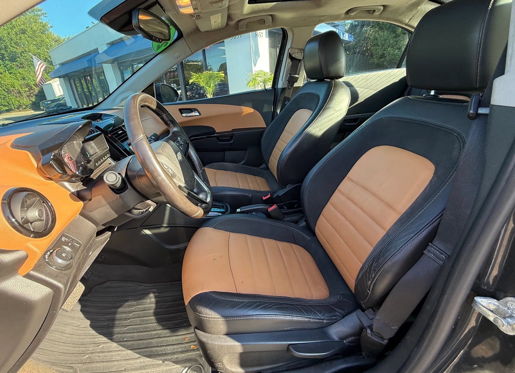 Used 2015 Chevrolet Sonic LTZ w/ Dusk Package FWD image 33