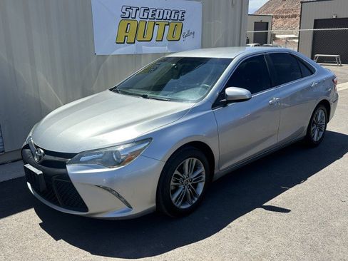 Used 2015 Toyota Camry SE FWD image 1