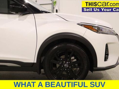 Used 2024 Nissan Kicks SR w/ SR Premium Package FWD image 11