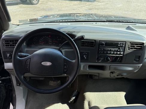 Used 2004 Ford F250 XL image 12