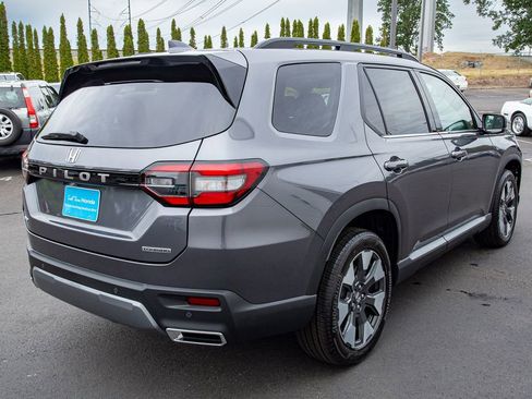 New 2026 Honda Pilot Touring image 6