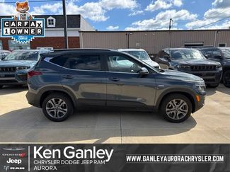 Used 2023 Kia Seltos S w/ Navigation Package AWD/4WD video 1