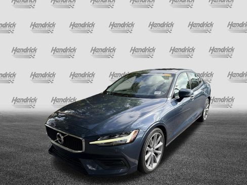 Used 2020 Volvo S60 T5 Momentum FWD image 5
