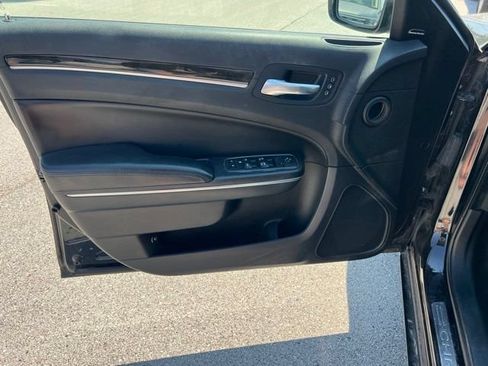 Used 2012 Chrysler 300 C w/ 19-Premium Speaker Group RWD image 25
