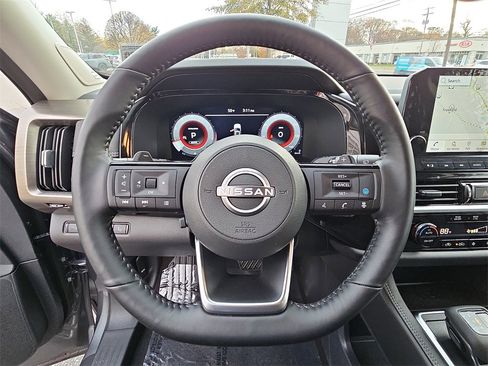 Certified 2025 Nissan Pathfinder Platinum w/ Cargo Package image 24