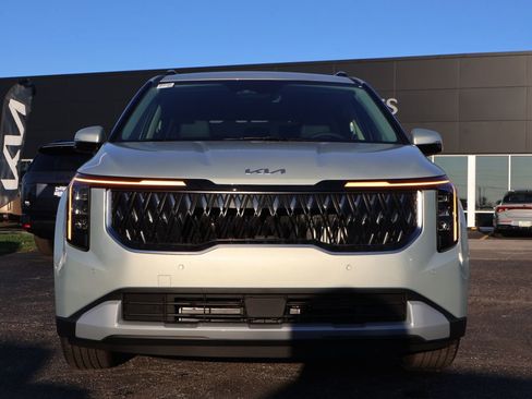 New 2026 Kia Carnival EX image 2