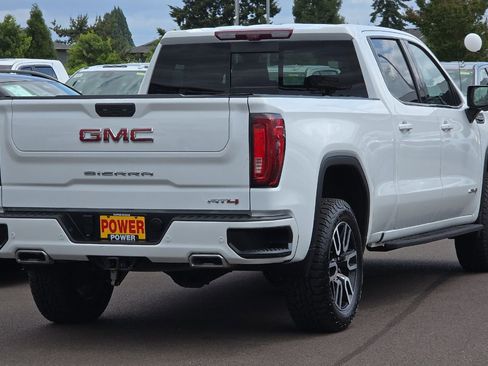 Used 2022 GMC Sierra 1500 AT4 w/ AT4 Premium Package AWD/4WD image 4
