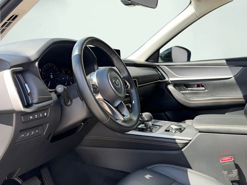 Used 2025 MAZDA CX-70 Plug-In Hybrid w/ Premium Pkg AWD/4WD image 2