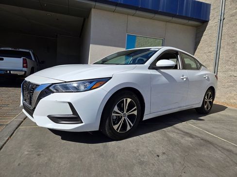 Used 2023 Nissan Sentra SV image 2