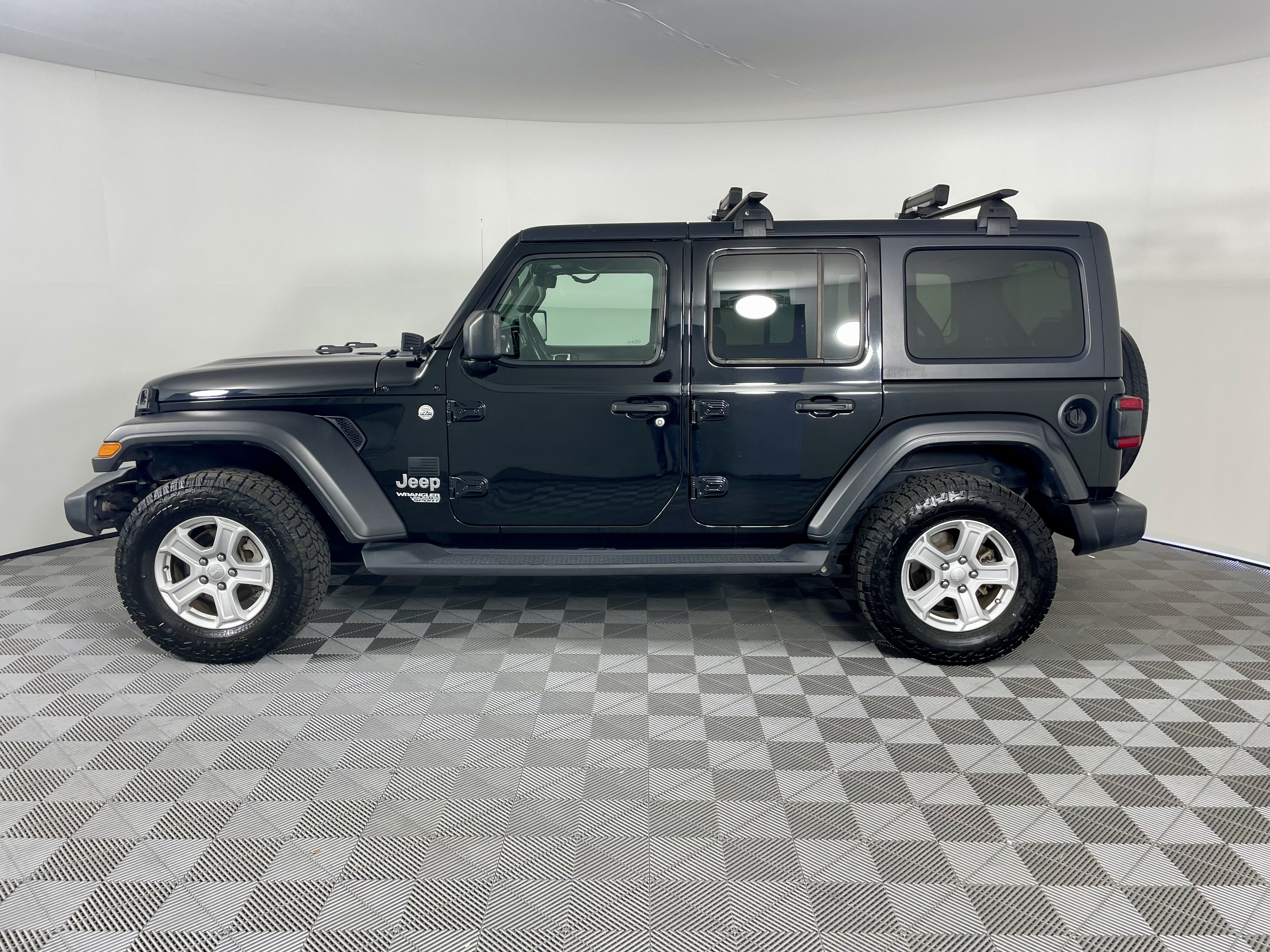 Used 2021 Jeep Wrangler Unlimited Sport AWD/4WD image 2
