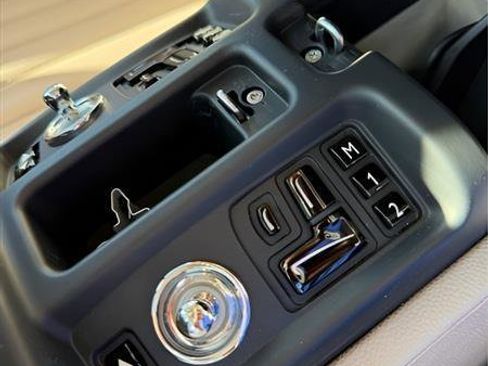 Used 2006 Rolls-Royce Phantom Sedan RWD image 61