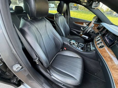 Used 2017 Mercedes-Benz E 300 image 21