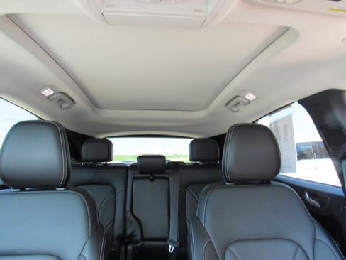 Used 2025 Ford Escape Platinum w/ Premium Technology Package AWD/4WD image 31