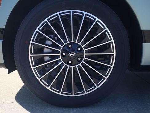 New 2026 Hyundai Ioniq 9 Calligraphy image 7