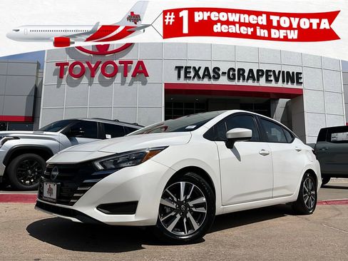 Used 2025 Nissan Versa SV FWD image 1